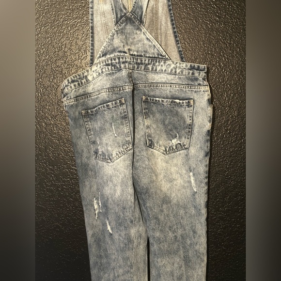 Woman’s Medium Forever 21 Overalls- stonewashed style -new - Picture 7 of 9